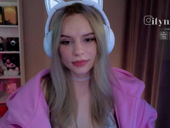 fymryn bongacams stream image
