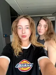 Nura_n_Sarah stripchat stream image