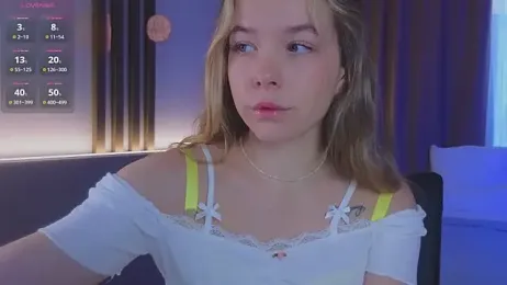 milly_shy stripchat stream image