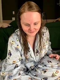 GingerSnap33 stripchat stream image