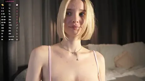 VivianKings stripchat stream image