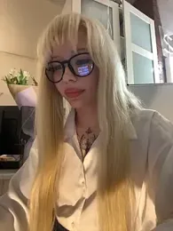 babydolll stripchat stream image