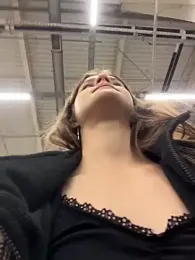 KittyQueeny stripchat stream image