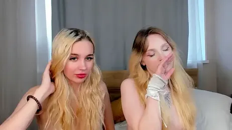 Naughty__Couplles stripchat stream image