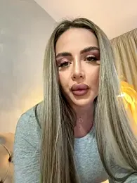 AshleySinn stripchat stream image