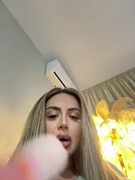 AshleySinn stripchat stream image