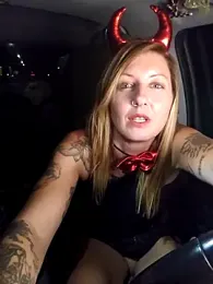 SheIsSomething stripchat stream image