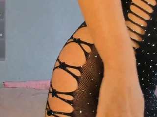 mollyybloom camsoda stream image