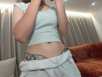 ehotlovea chaturbate stream image