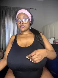 Bustygoddess32 stripchat stream image