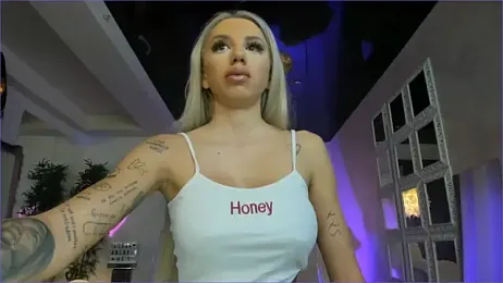 LisaAkira stripchat stream image