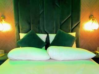 lexi-split camsoda stream image