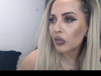 lovelyblondyx bongacams stream image