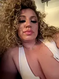 miamellycious stripchat stream image