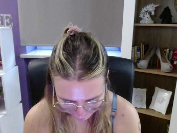 Soft-Zoey bongacams stream image