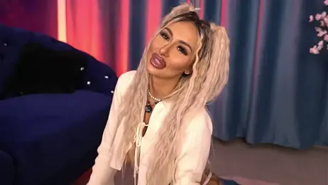 GoldenAmber stripchat stream image