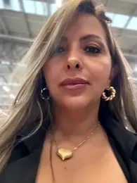 _Abril-Office1 stripchat stream image