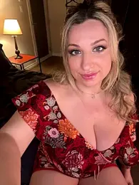 miamellycious stripchat stream image