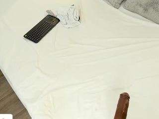 angie-roses camsoda stream image