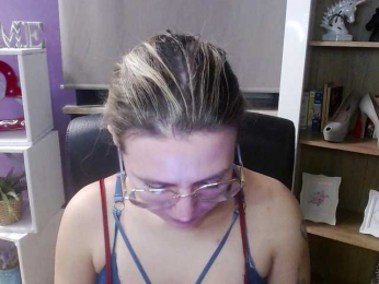 Soft-Zoey bongacams stream image