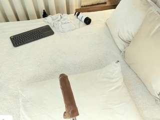 angie-roses camsoda stream image