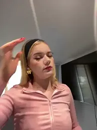 NicoleCut stripchat stream image