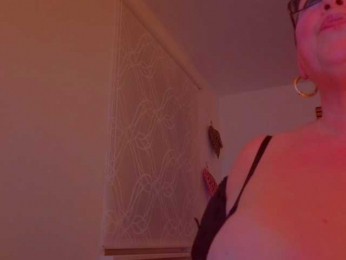Connyat99 bongacams stream image
