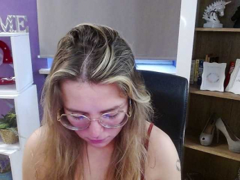 Soft-Zoey bongacams stream image