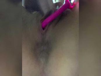 Queen-of-squirt bongacams stream image