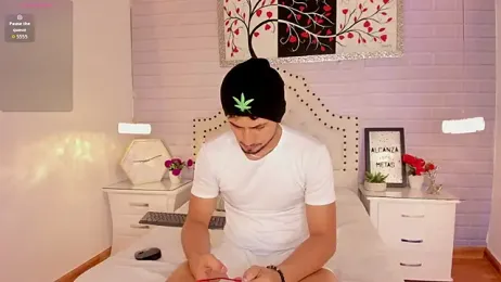 Valentiinoss stripchat stream image