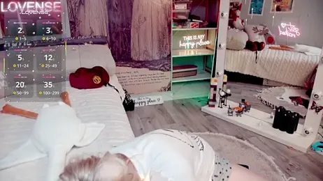 Careful_i_bite stripchat stream image