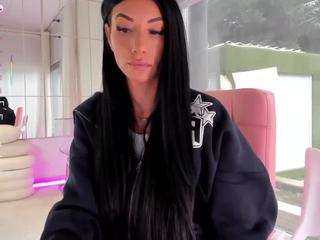 diamondt33n camsoda stream image, 10.01.2026 08:20