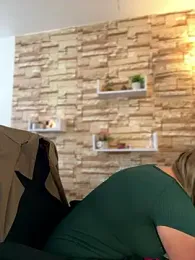 _Abril-Office1 stripchat stream image