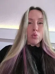 Mona_Plus stripchat stream image