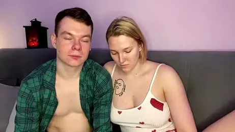 julielourens stripchat stream image