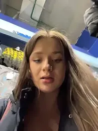 KittyQueeny stripchat stream image