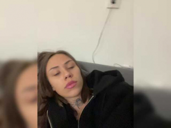 IRAONIC bongacams stream image