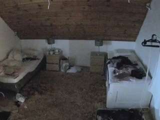 voyeurcam-julmodels-whitebed-2 camsoda stream image