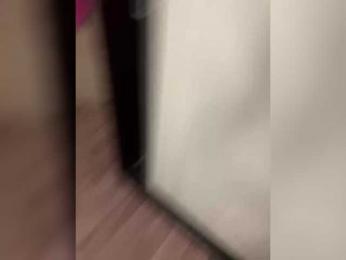 Queen-of-squirt bongacams stream image