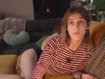 petitecut chaturbate stream image