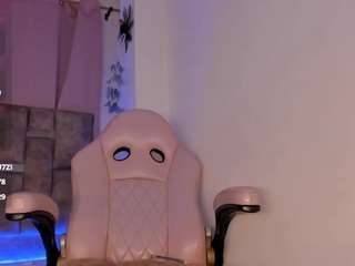 mia-royal camsoda stream image