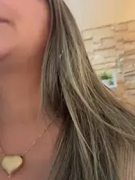 _Abril-Office1 stripchat stream image