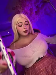 seraphine23 stripchat stream image