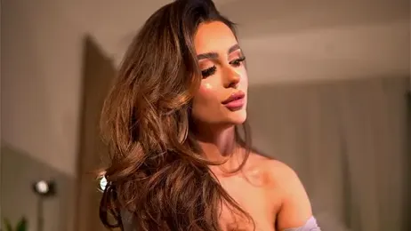 YasmineShaw stripchat stream image