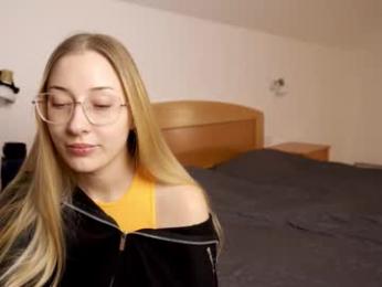 foxeslovefoxes chaturbate stream image