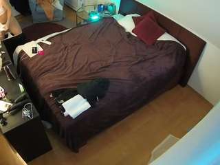 voyeurcam-julmodels-whitebed-2 camsoda stream image