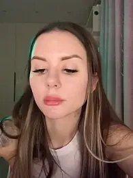 Alina_Vibe_Me stripchat stream image