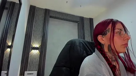 selene_red_ stripchat stream image, 15.03.2026 04:10