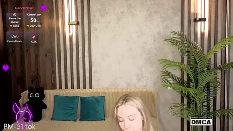 Holl1Would stripchat stream image