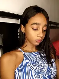 Zoe_Sweett18 stripchat stream image, 24.03.2026 00:20